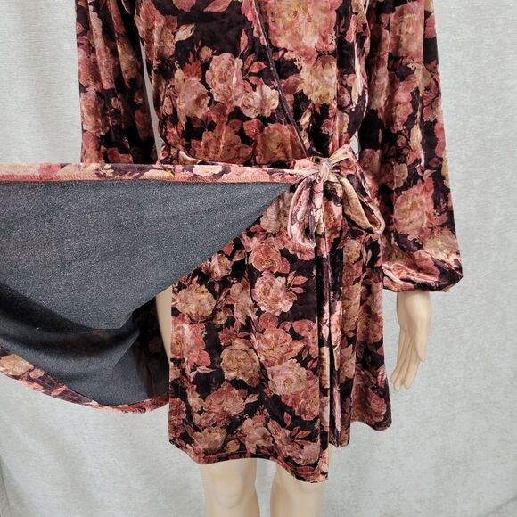 Coco + Jaimeson  Surplice V-Neck 3/4 Sleeve Floral Velvet Faux-Wrap Mini Dress L - Picture 4 of 16